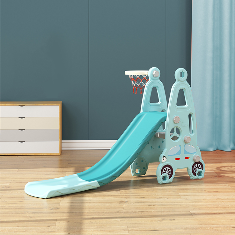 Plastic slide in the shape of a car - Tiffany