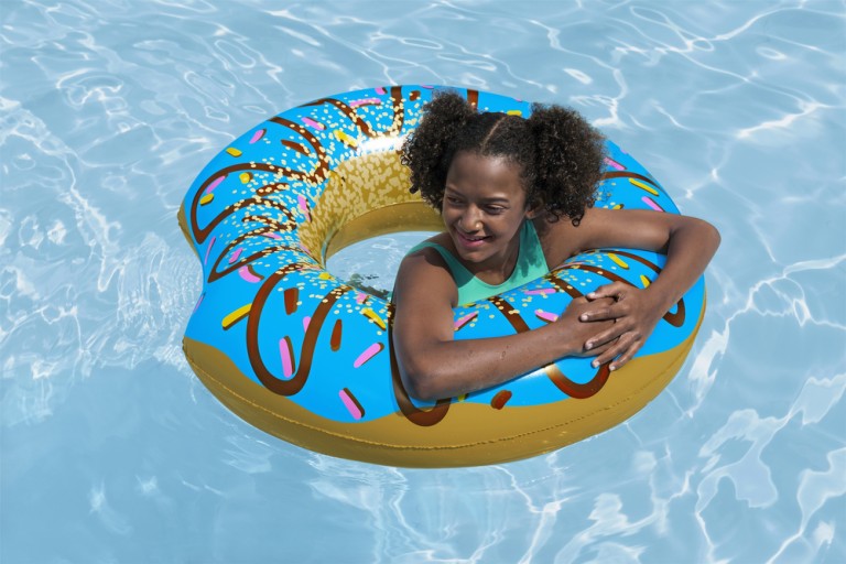 Round donut float